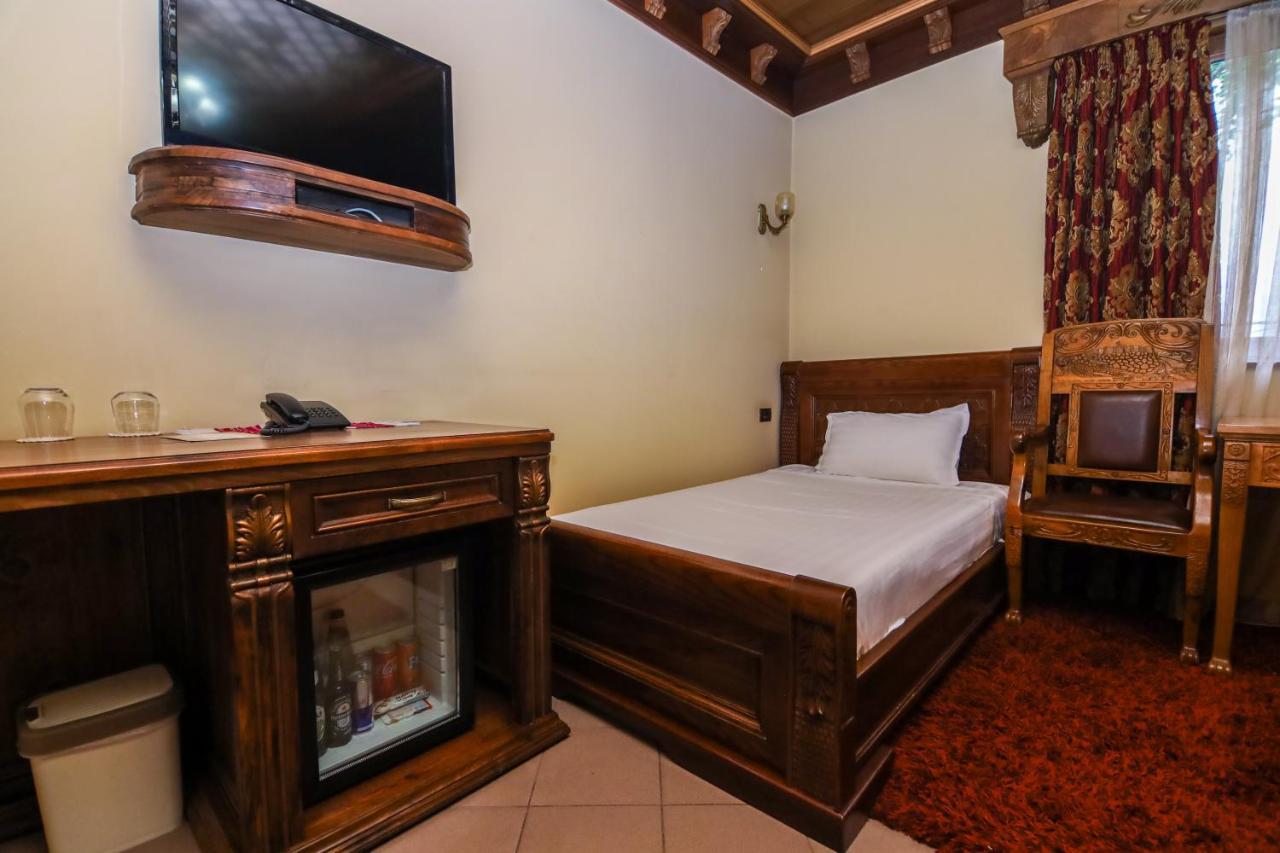 Brilant Antik Center Hotel Tirana Exterior foto