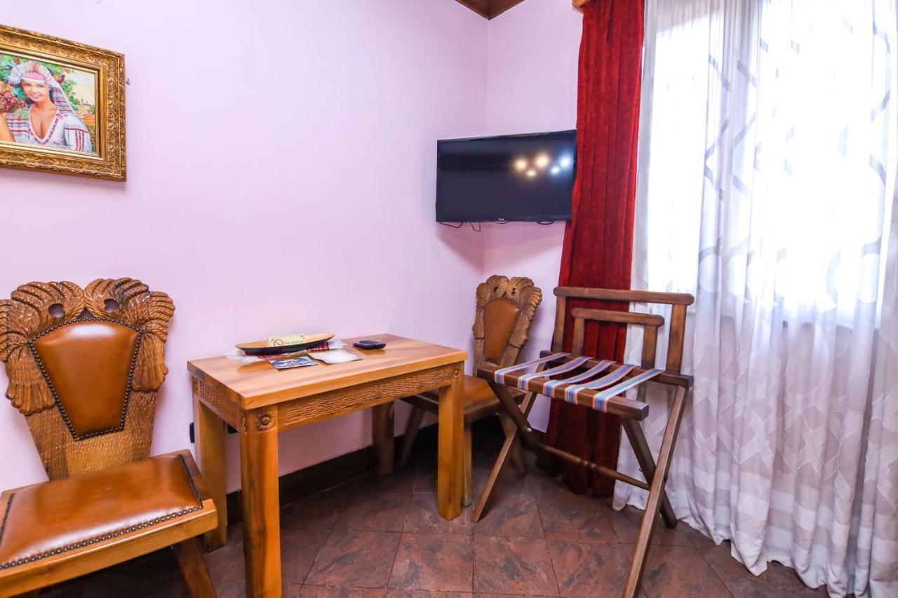 Brilant Antik Center Hotel Tirana Exterior foto