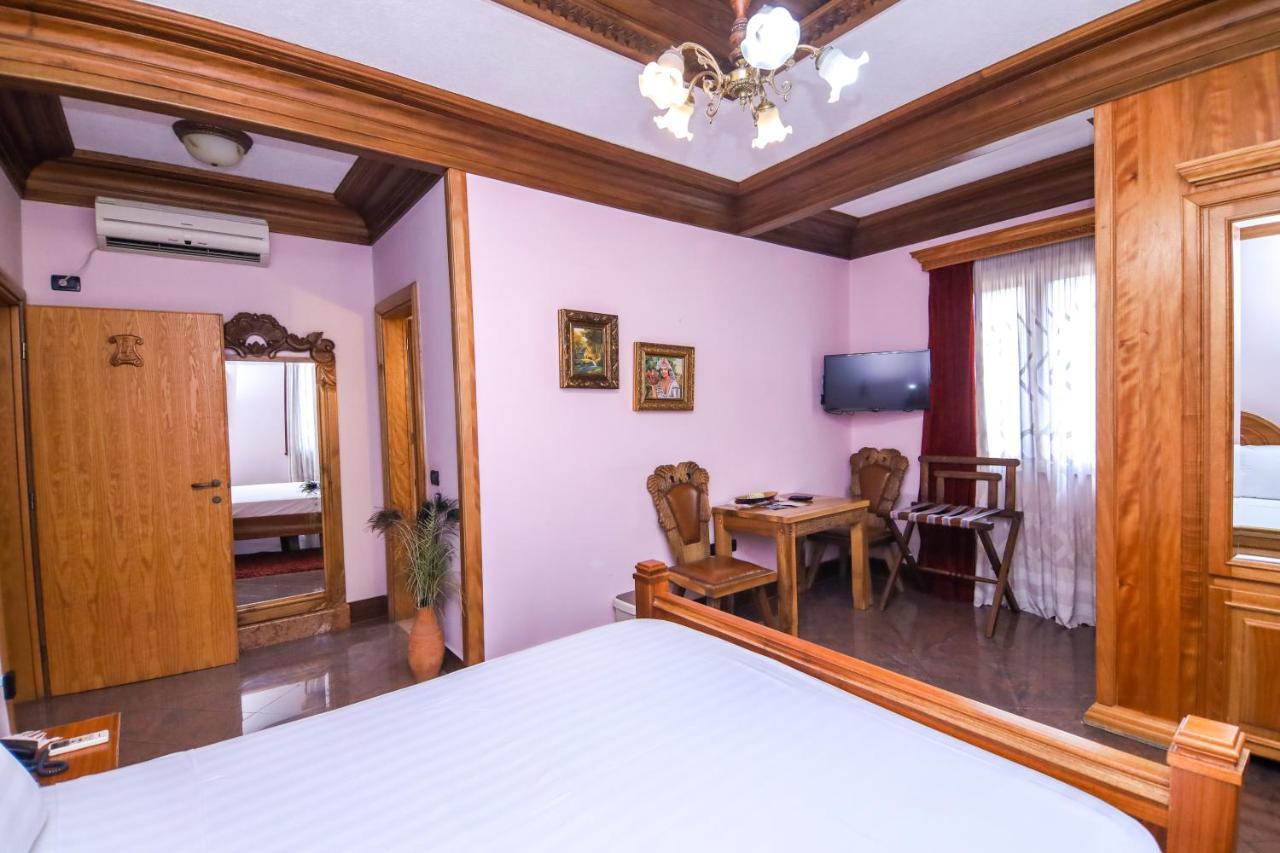 Brilant Antik Center Hotel Tirana Exterior foto
