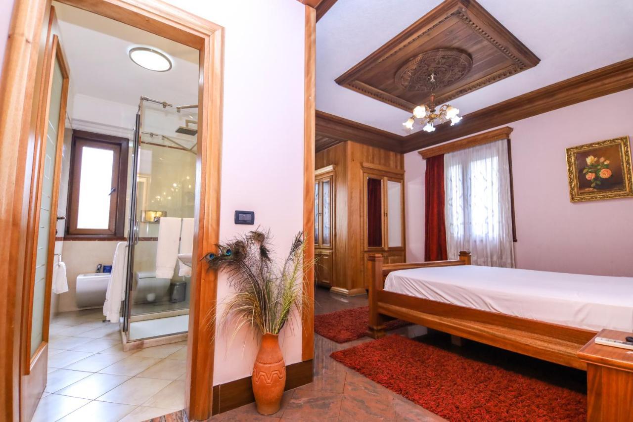 Brilant Antik Center Hotel Tirana Exterior foto